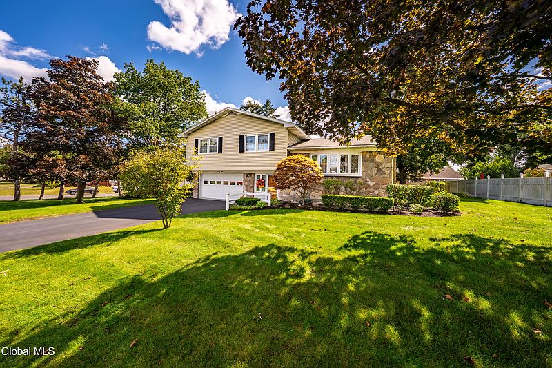4th image of 28 Donna Drive
