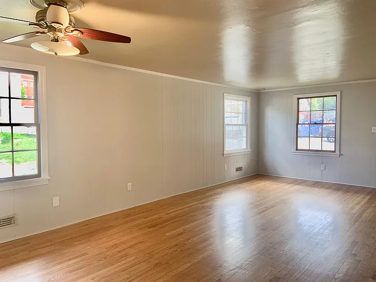 615 Cabell Dr — Photo 3