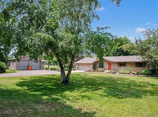 9941 Courtland Dr NE, Rockford, MI 49341