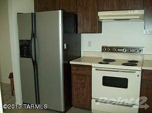 899 S Pantano Pkwy 001