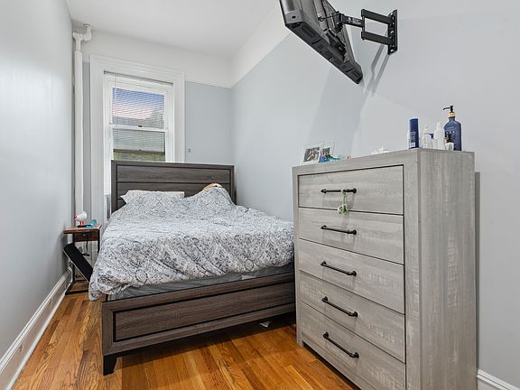 3rd image of 423 W 144th St #3F