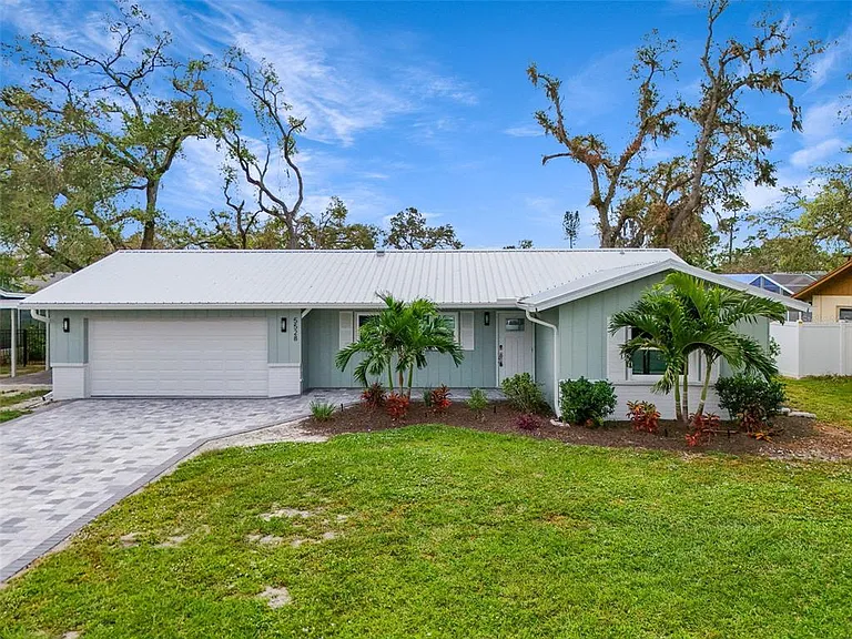 5528 Briarcliff Dr — Photo 1