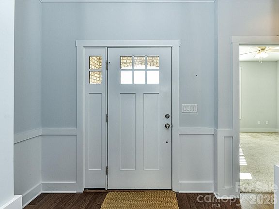 4th image of 423 Ellicott Ln