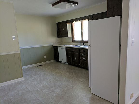 4th image of 324 Rock Valley Dr
