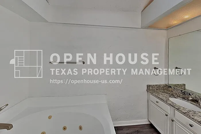 10761 Castle Dr — Photo 12