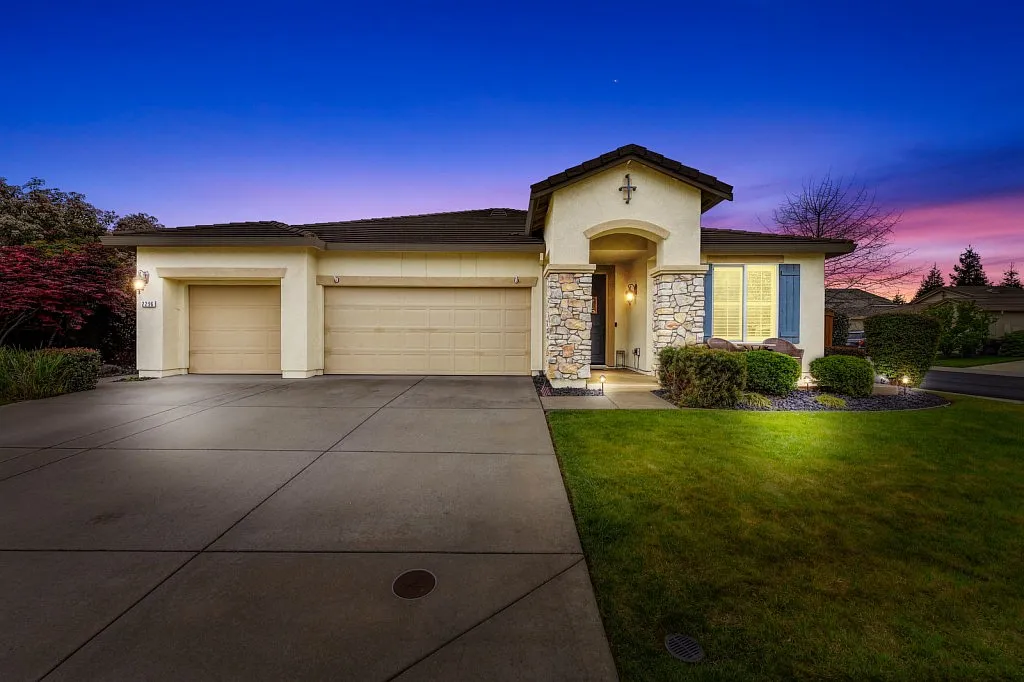 2296 Lockton Dr photo 1