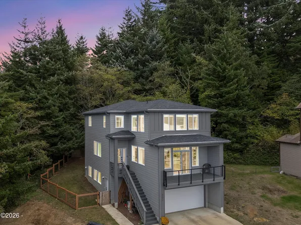 805 SE Crescent Pl, Newport, OR 97365