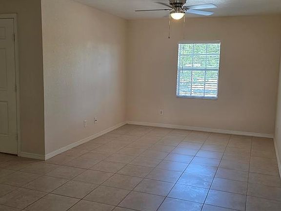 3rd image of 26201 Explorer Rd #6