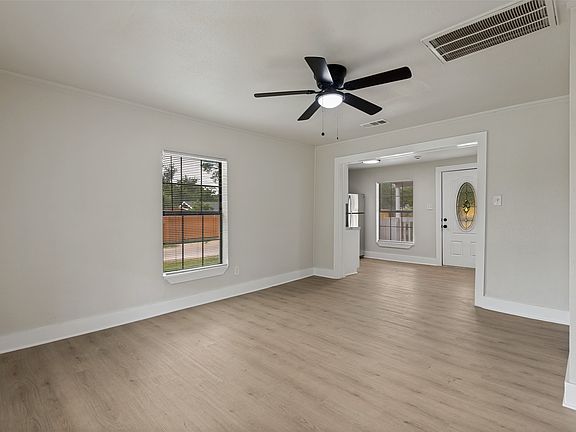5th image of 806 E Brin St