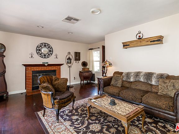 5th image of 7519 Genesta Ave