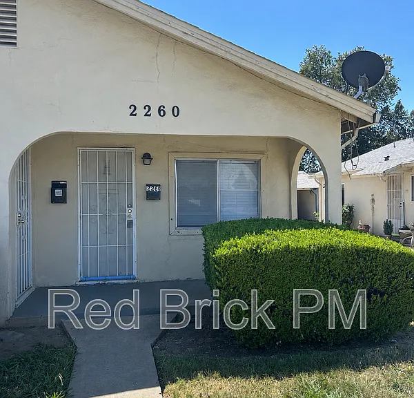 2260 Glen Ave — Photo 1