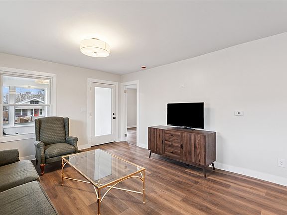 5th image of 2819 Rollins Ave