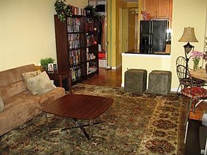 4th image of 45 E 25th St