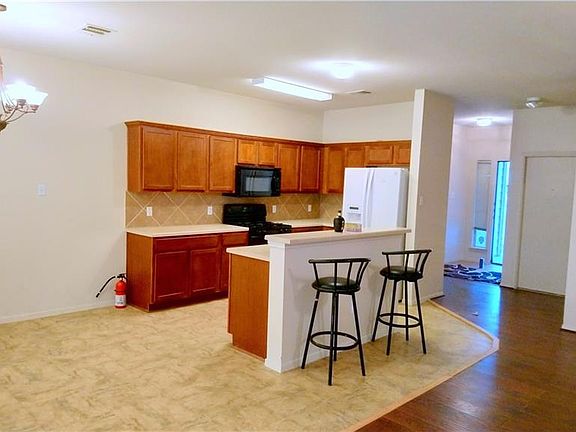3rd image of 1509 Vanilla Bean Dr