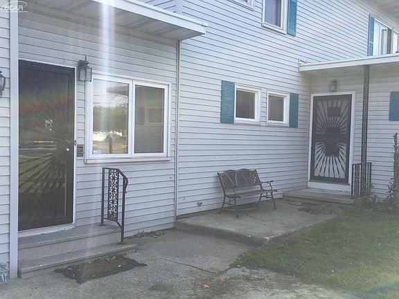 4th image of 4392 E Court St