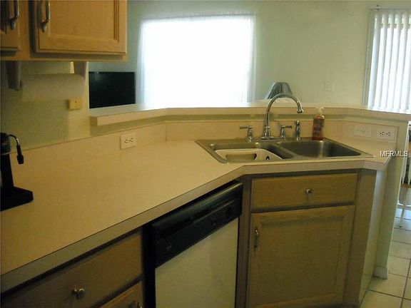 3rd image of 3195 Santa Cruz Dr