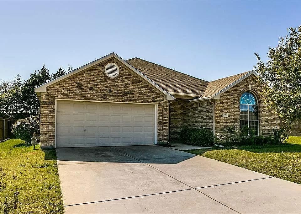 1st image of 711 Valley Mills Dr