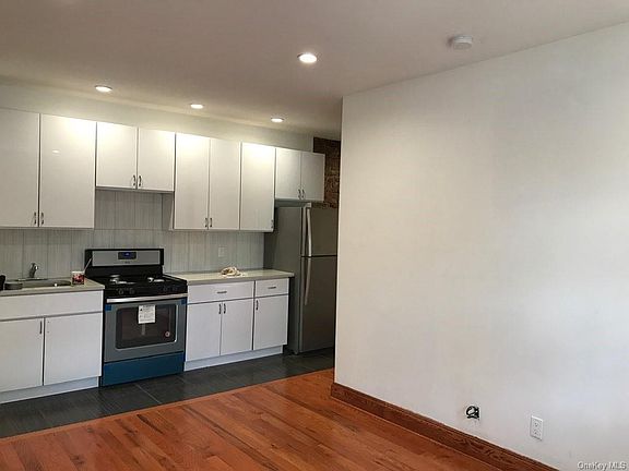 3rd image of 32 Fairmount Ave