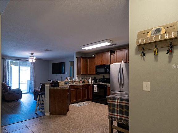 3rd image of 12927 Scout Ct