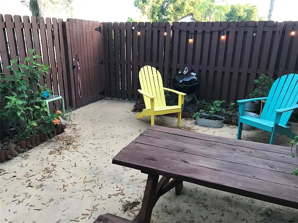 2 bed, 2.5 bath, 1380 sqft, $1,800 — Photo 3