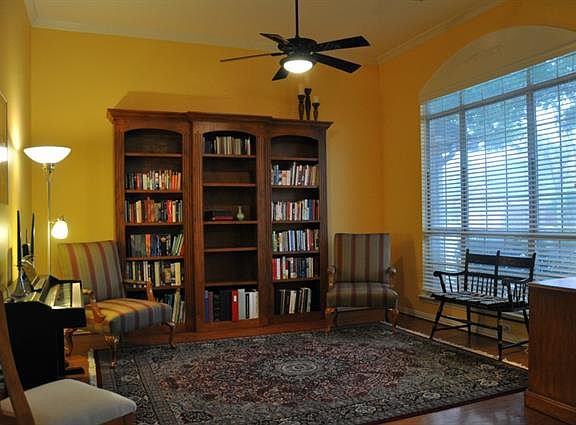 3rd image of 1108 Chinkapin Ln