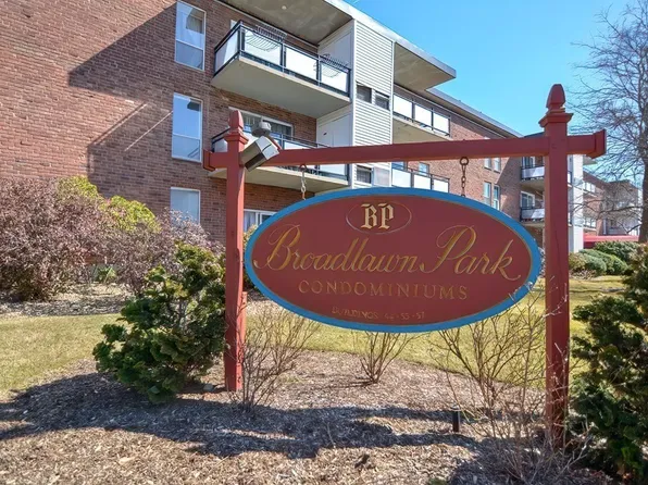 50 50/56 Broadlawn Park #304, Chestnut Hill, MA 02467