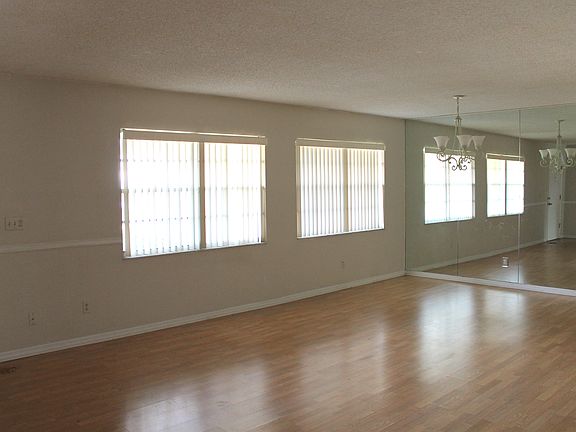5th image of 3510 Palmer Dr
