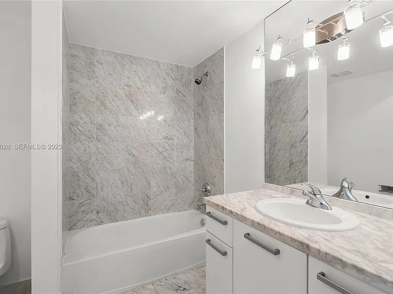 244 Biscayne Blvd #200 — Photo 8