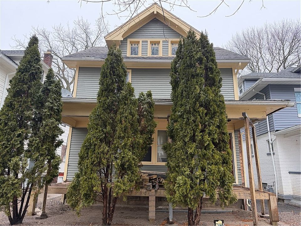 1st image of 84 Stratford Park