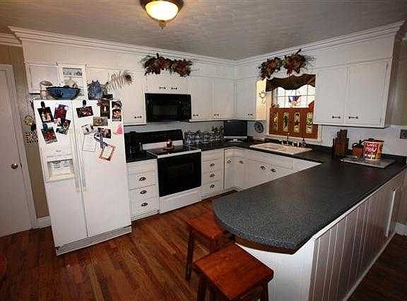 4th image of 2101 Kaymoor St