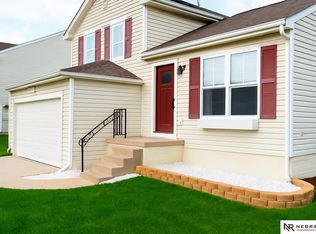 7925 S 157th St, Omaha, NE 68136