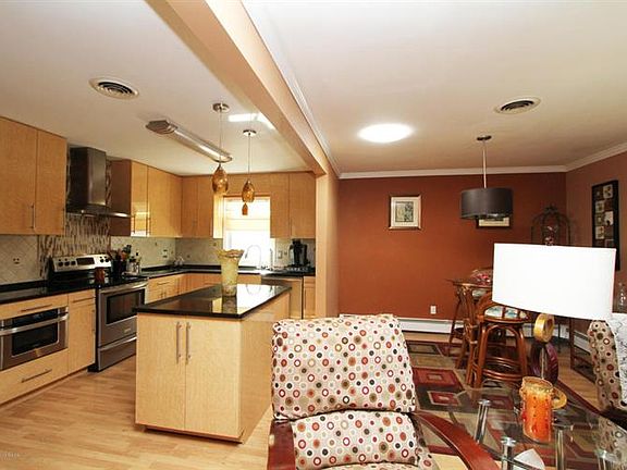 4th image of 29 Beaverbrook Dr