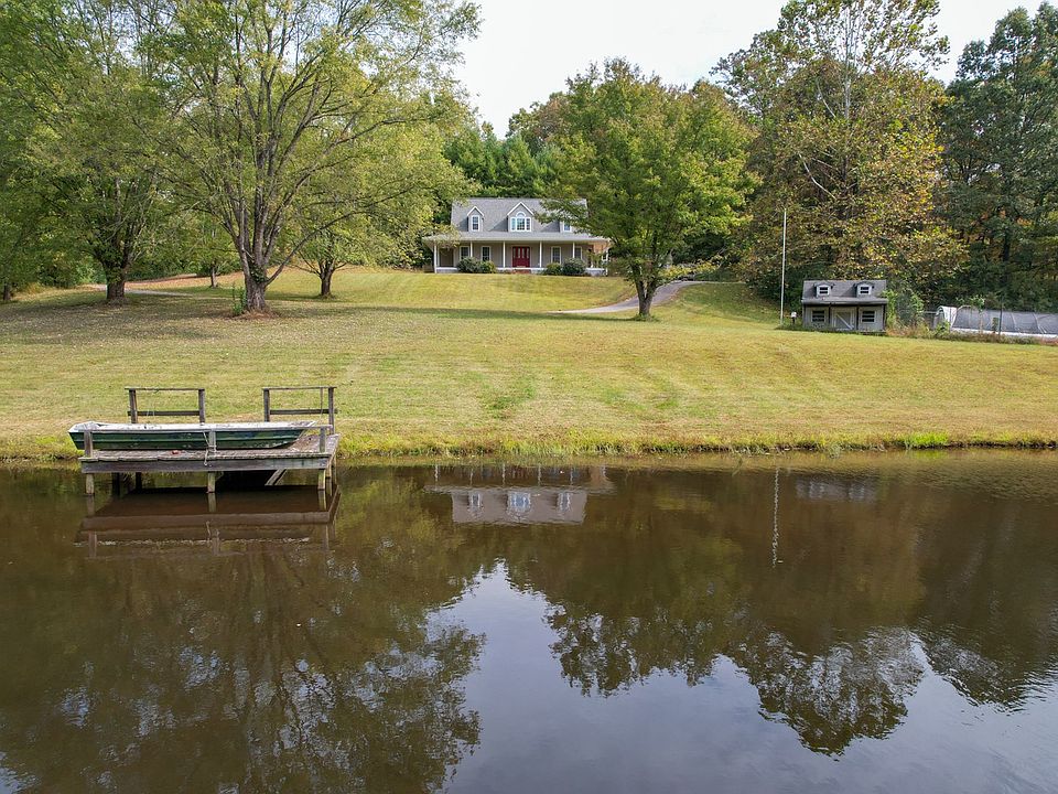 1st image of 125 Russell Creek Ln