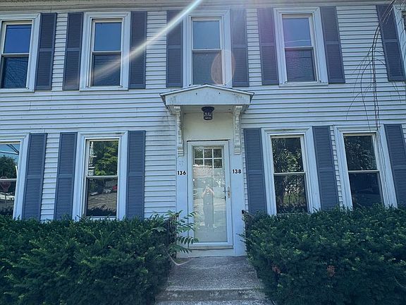 2nd image of 136-138 Washington St #136