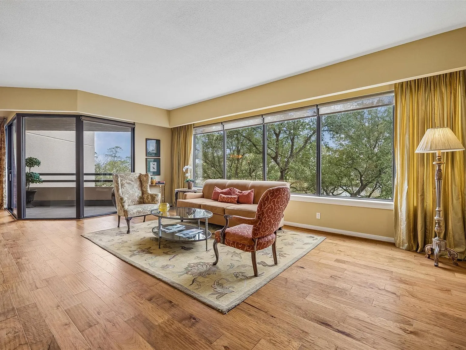 2 bed, 2.0 bath, 1953 sqft, $5,000 — Photo 4