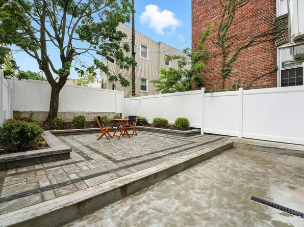 184 Central Avenue image 20 of 29