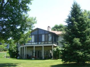 1477 Bridgeview Ave, Eagan, MN 55121