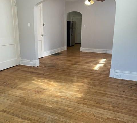 4th image of 4919 Lindenwood Ave #2