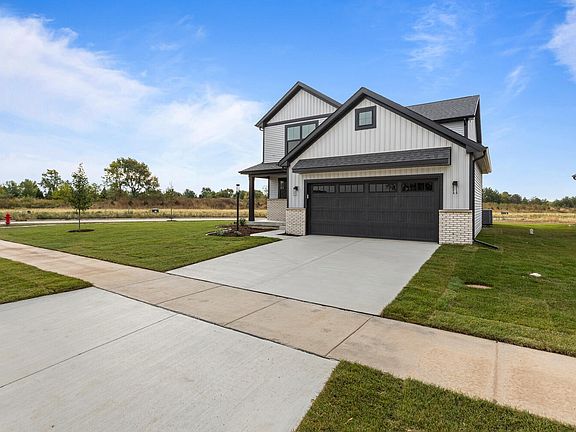3rd image of 20 Meadow Dr