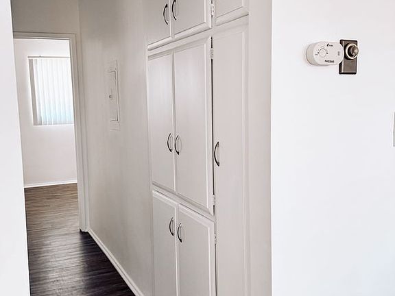 5th image of 26014 Cayuga Ave #26018