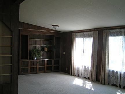 4th image of 3720 NW Oak Ln