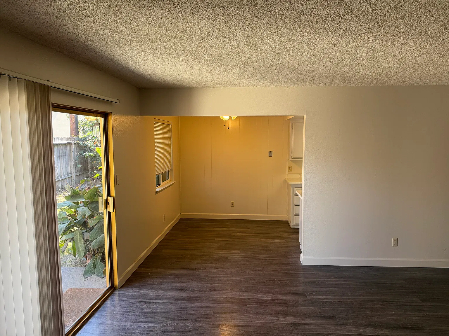2 bed, 950 sqft, $1,875 — Photo 4