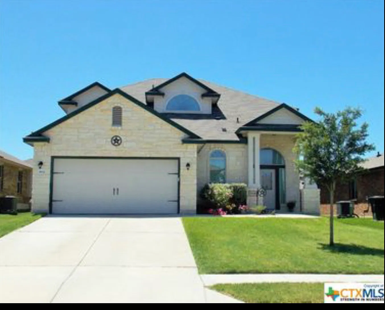 3 bed, 2.5 bath, 2143 sqft, $2,000 — Photo 2