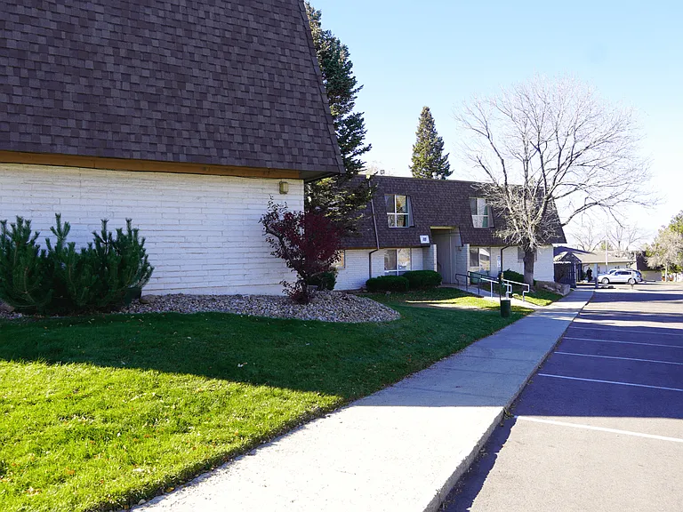 Mountain Terrace Apartments — Photo 13