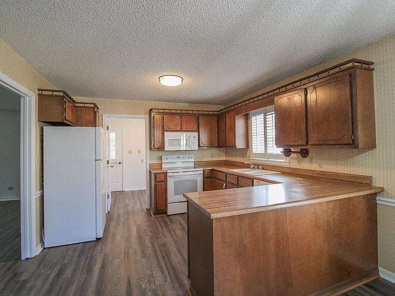 530 Rose St — Photo 8