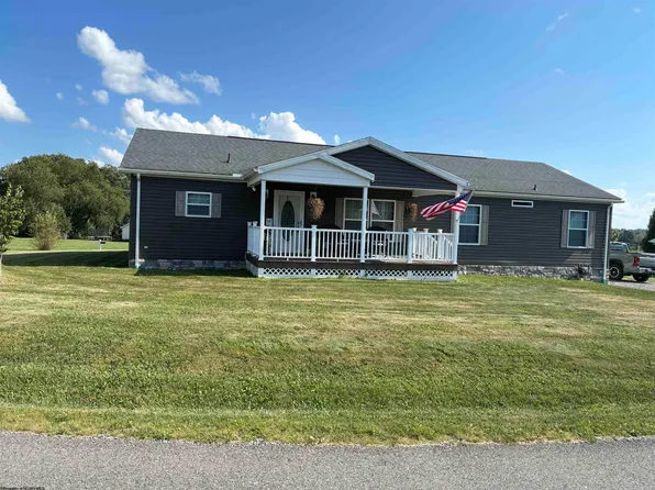 100 Chapel Brooke Cir, Reedsville, WV 26547