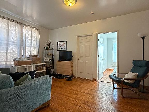 3rd image of 20-55 29th St #3R