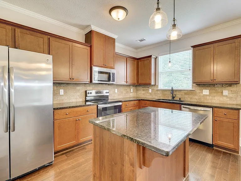 127 Radcliff Dr — Photo 16