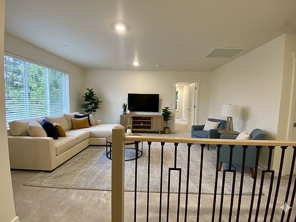 5th image of 622 103rd Dr SE #6