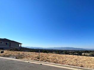 585 E La Strada Cir, Medford, OR